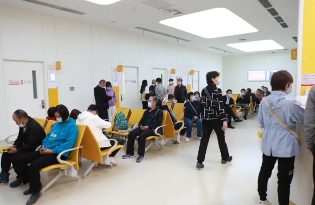 專家提醒：暴飲暴食容易誘發(fā)急性胰腺炎等疾??！