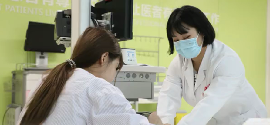 出院手續(xù)床前辦理，“移動結(jié)算車”便民又惠民！