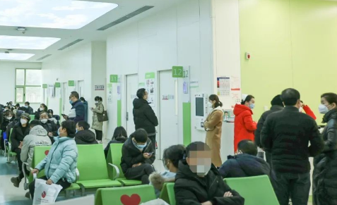 節(jié)后首個工作日|不停歇，他們?nèi)κ刈o患者健康！