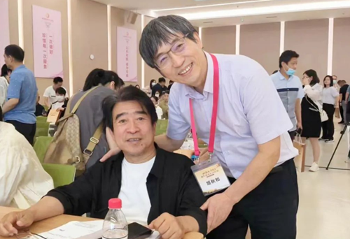 “醫(yī)”往情深15載！一位基層“輪椅”醫(yī)生和醫(yī)學(xué)大咖的故事