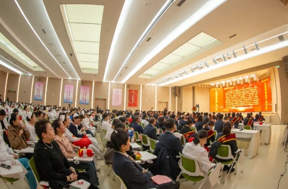 接續(xù)奮斗啟新篇！這場總結(jié)表彰大會奮進(jìn)感滿滿